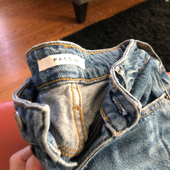 Jeans- PACSUN MOM JEANS. SIZE 22. Excellent condition. - Picture 7 of 9